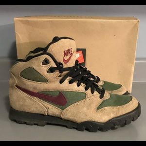 VTG Nike Caldera Mid Hiking Boots 90s